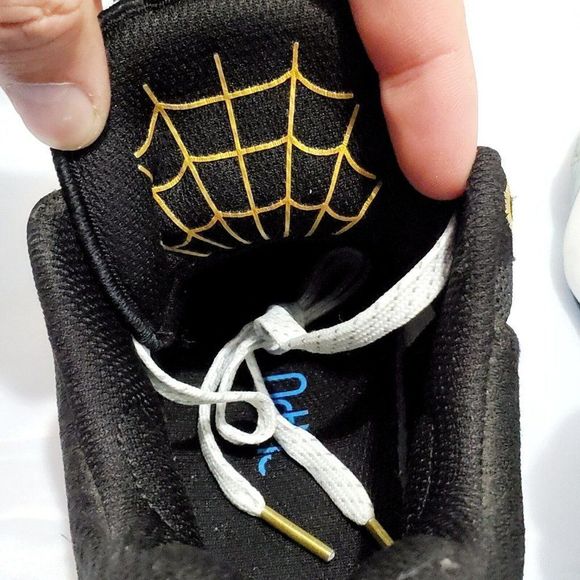 Adidas D.O.N Issue #1 Spiderman Edition Sneakers White/Black EH2434 Men's Size 6 - Picture 9 of 10